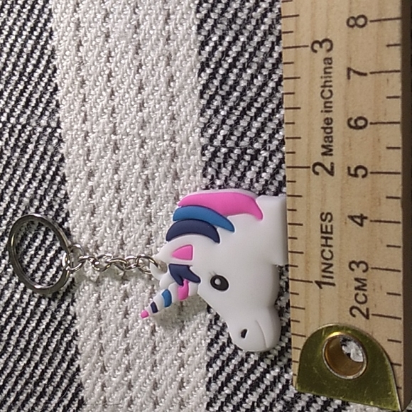 8 Unicorn Keychain's cute for any occasion. White, pink, purple, yellow - Picture 12 of 15